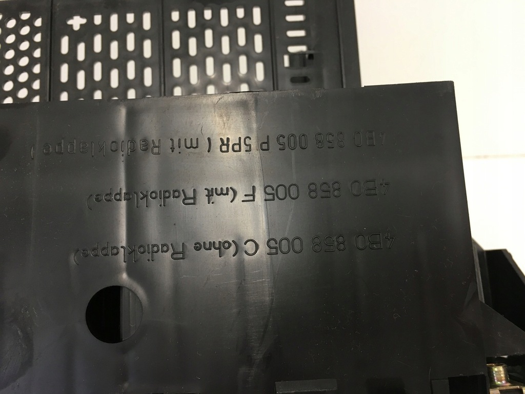 фото №7, Audi a6 c5 рамка корзина радіо lift 4b0858005c