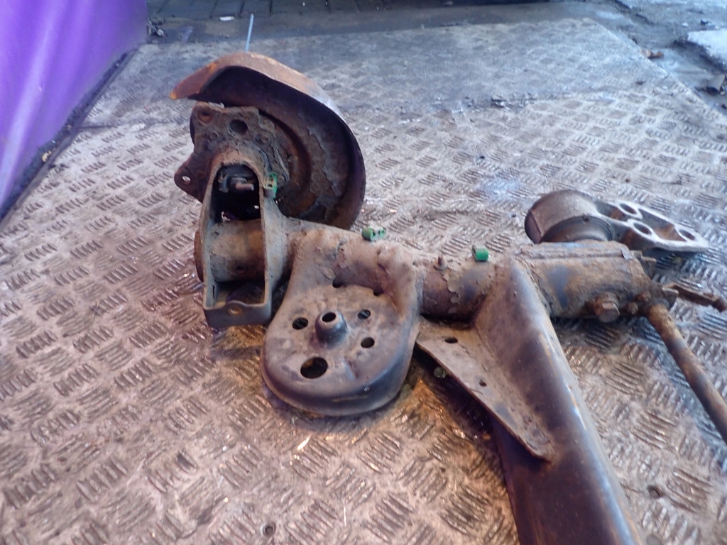 Skoda superb 1 седан 01-06 вісь  задня балка задній гальмівні диски abs Зі Шроту