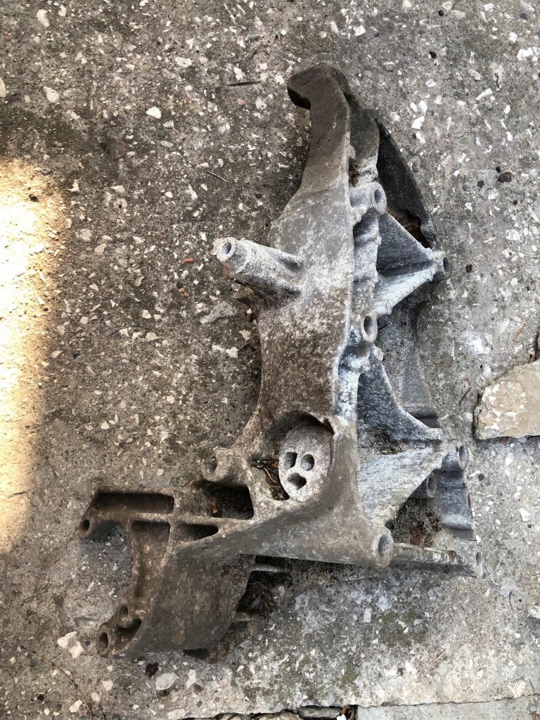 Купить Кронштейн кронштейн двигателя renault laguna 8200183234