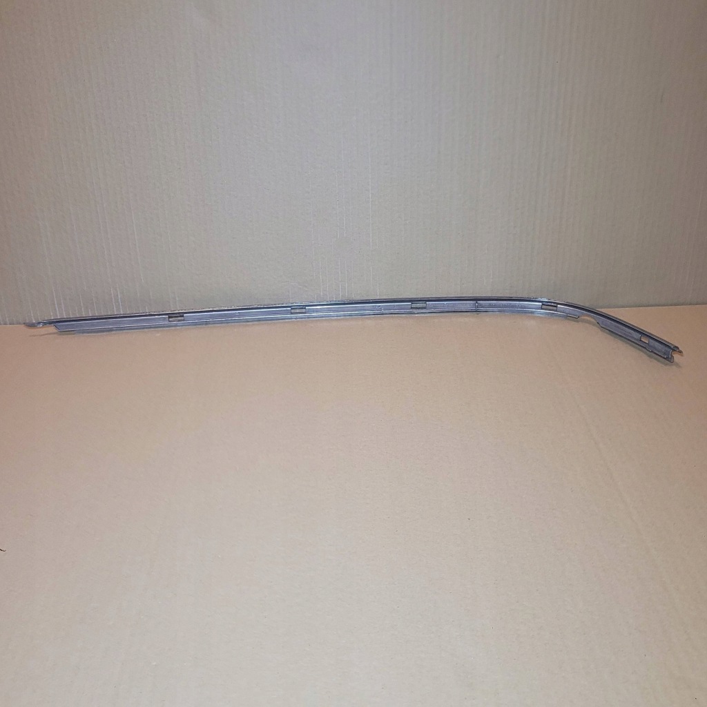 фото №7, Bmw 5 e39 sedan защита молдинг бампера правый задняя 8184506