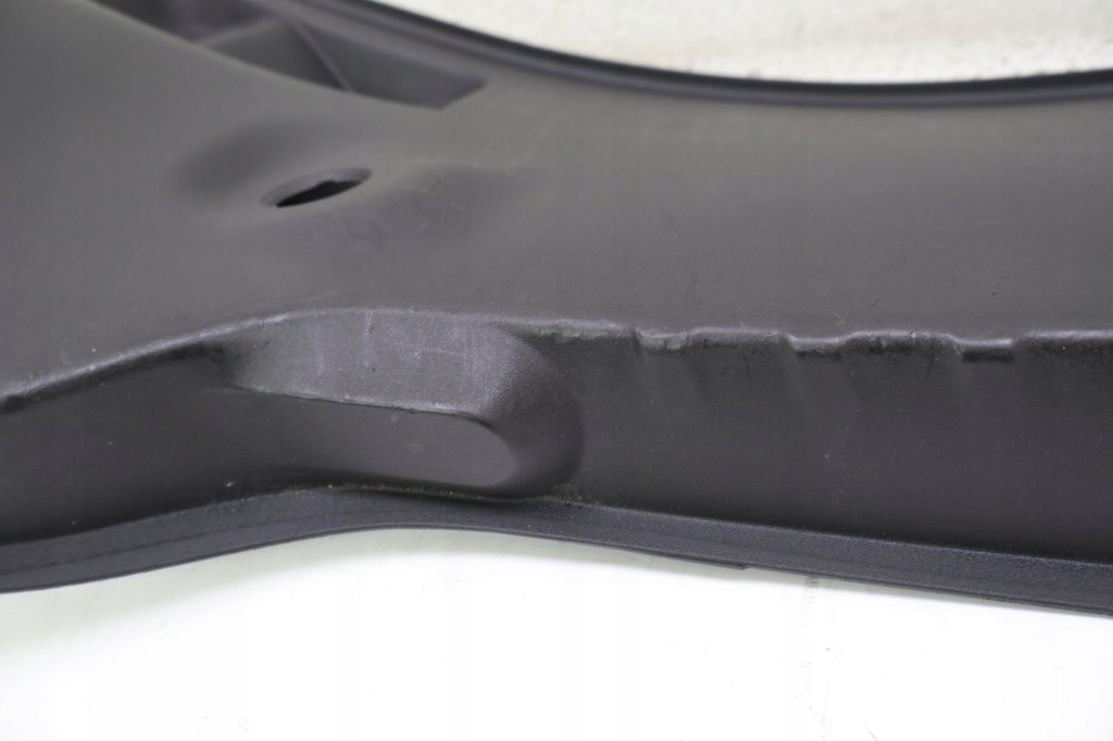 Chevrolet camaro v накладка поперечина заднього 92231258, 92231257 в Україні