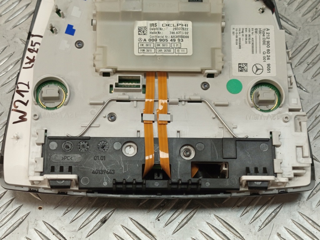 фото №8, Mercedes w212 лампа потолочный освещение кабины a0009054903