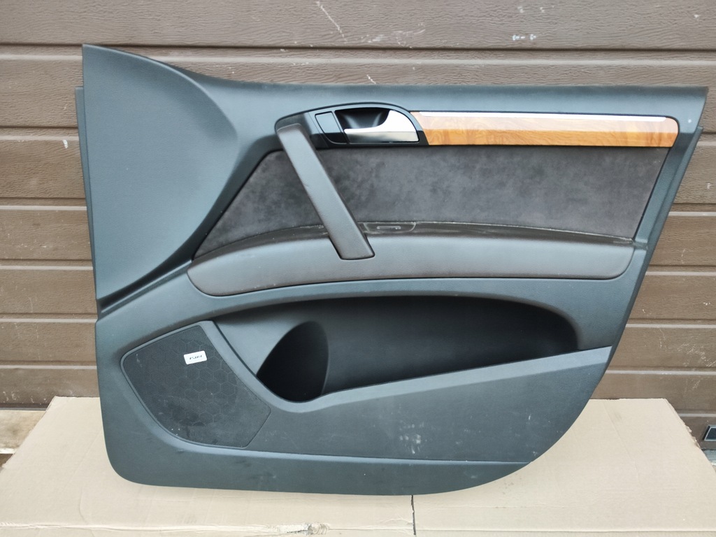 фото №1, Обшивка дверь правый перед audi q7 4l alcantara