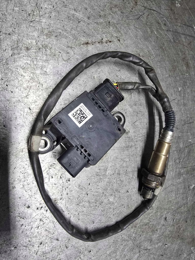 фото №1, Датчик nox vw crafter 2 man 2.0 tdi 03n 261b