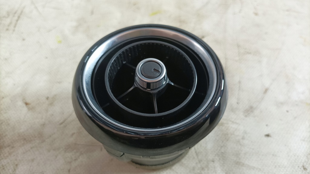 фото №7, Mazda cx3 15- решётка обдув консоли usa d09w64730