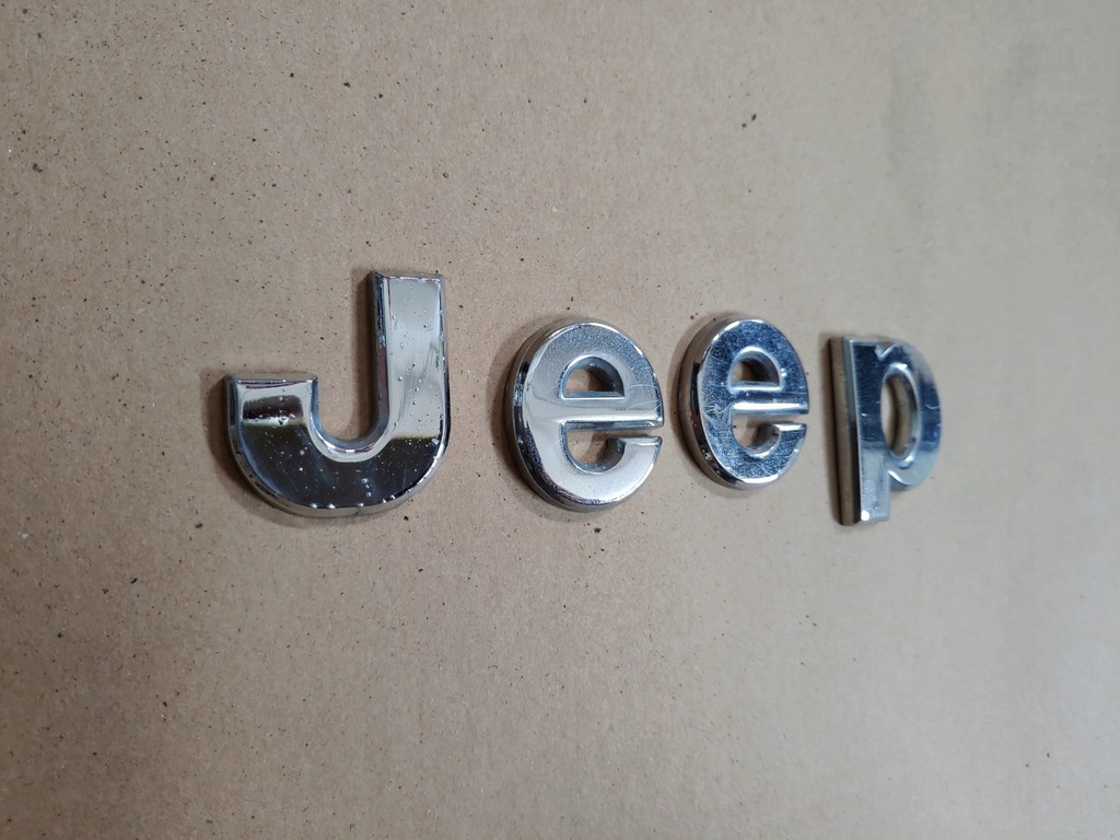 фото №5, Значок эмблема задняя крышка багажника jeep liberty оригинал