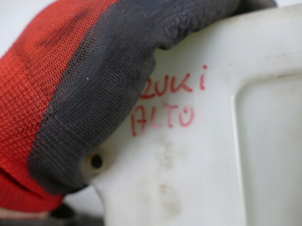 фото №8, Suzuki alto iii 800 cm3 бак омывателя