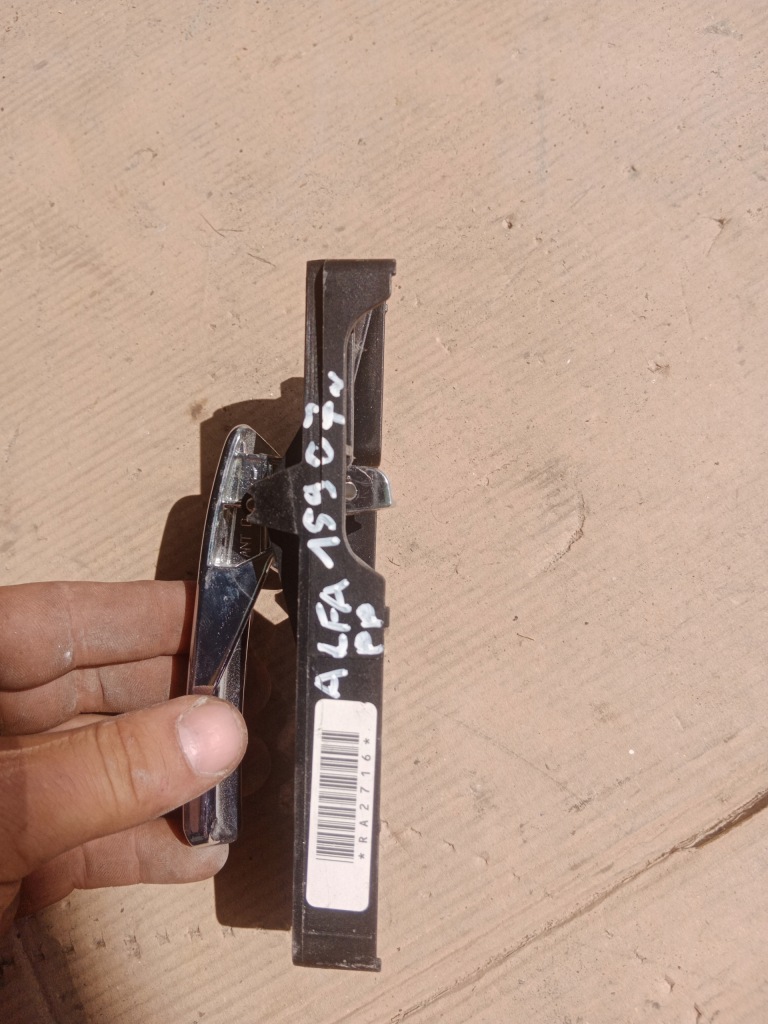 фото №2, Ручка внутренняя правый перед alfa romeo 159