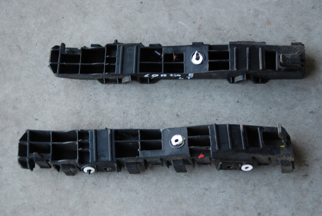 фото №1, Opel corsa e напрямна бампера задня l / p