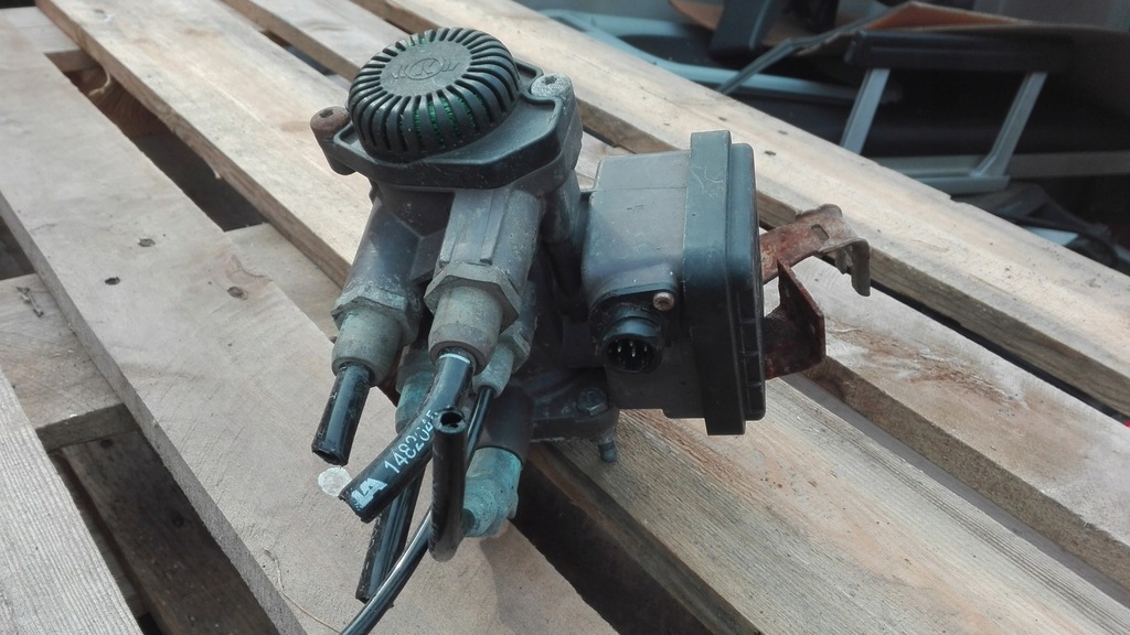 фото №1, Клапан europa ebs полуприцепа scania r 1754942