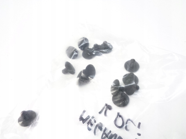 фото №3, Шумоізоляція капот кліпси renault megane iv hb 1.6 dci 2018 rok