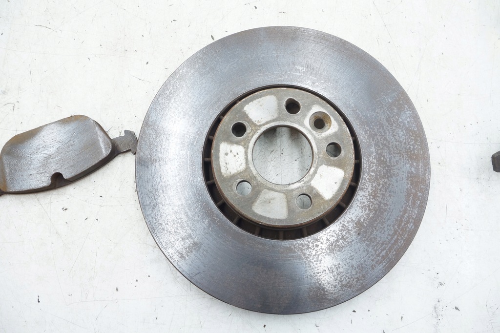 фото №7, Гальмівні диски гальмівні volvo xc60 i bosch 0986479621 ліва права перед передні