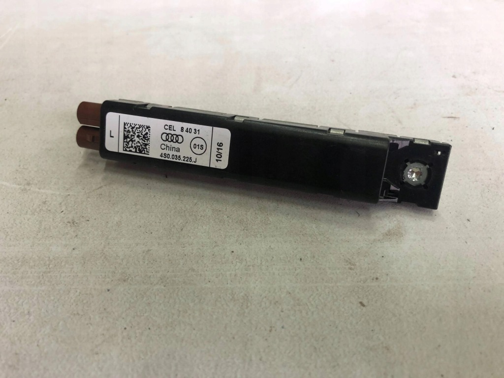 фото №3, Audi r8 4s 2017 усилитель антенный 4s0035225j