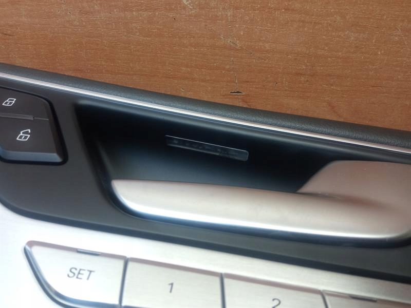 фото №7, Обшивка двері правий перед audi a8 s8 d4 b&o eu