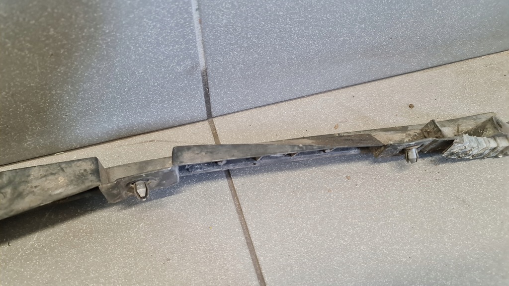 фото №8, Напрямна бампера правий задня vw sharan 7m0807394c