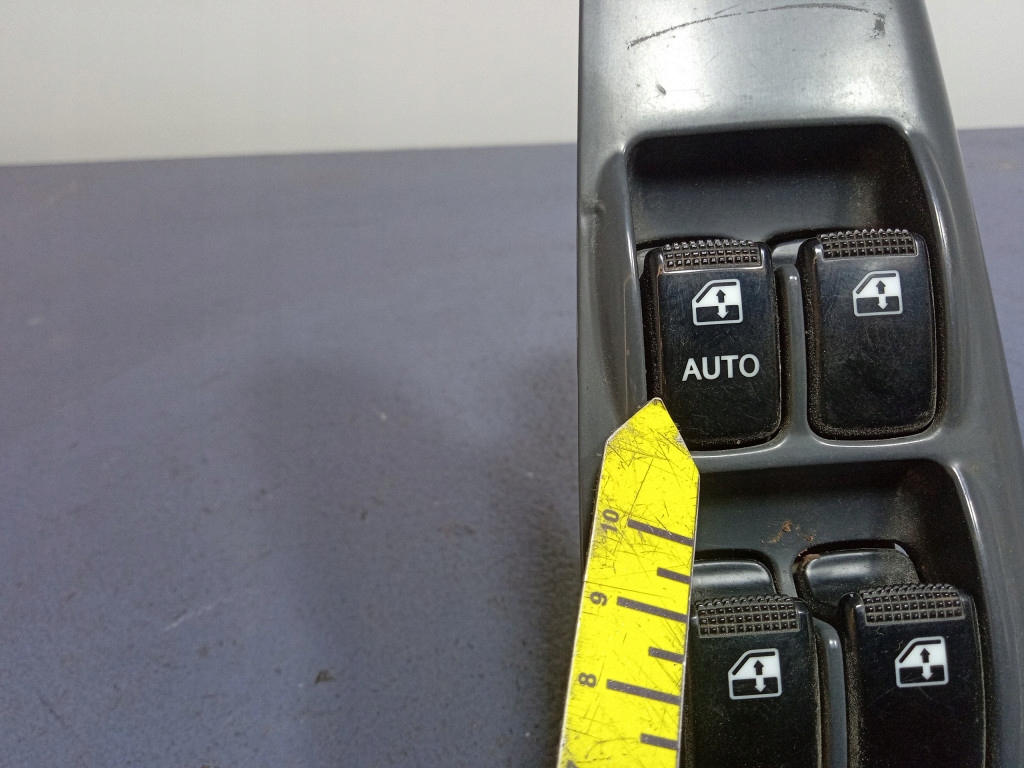 фото №8, Kia cerato i панель переключатель окон левый перед 93570-2f100