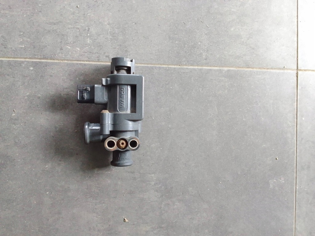 фото №1, Клапан электромагнитный mercedes actros mp4