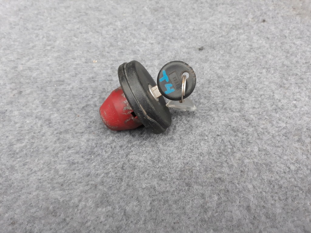 фото №1, Крышка заливной топлива vw transporter t4