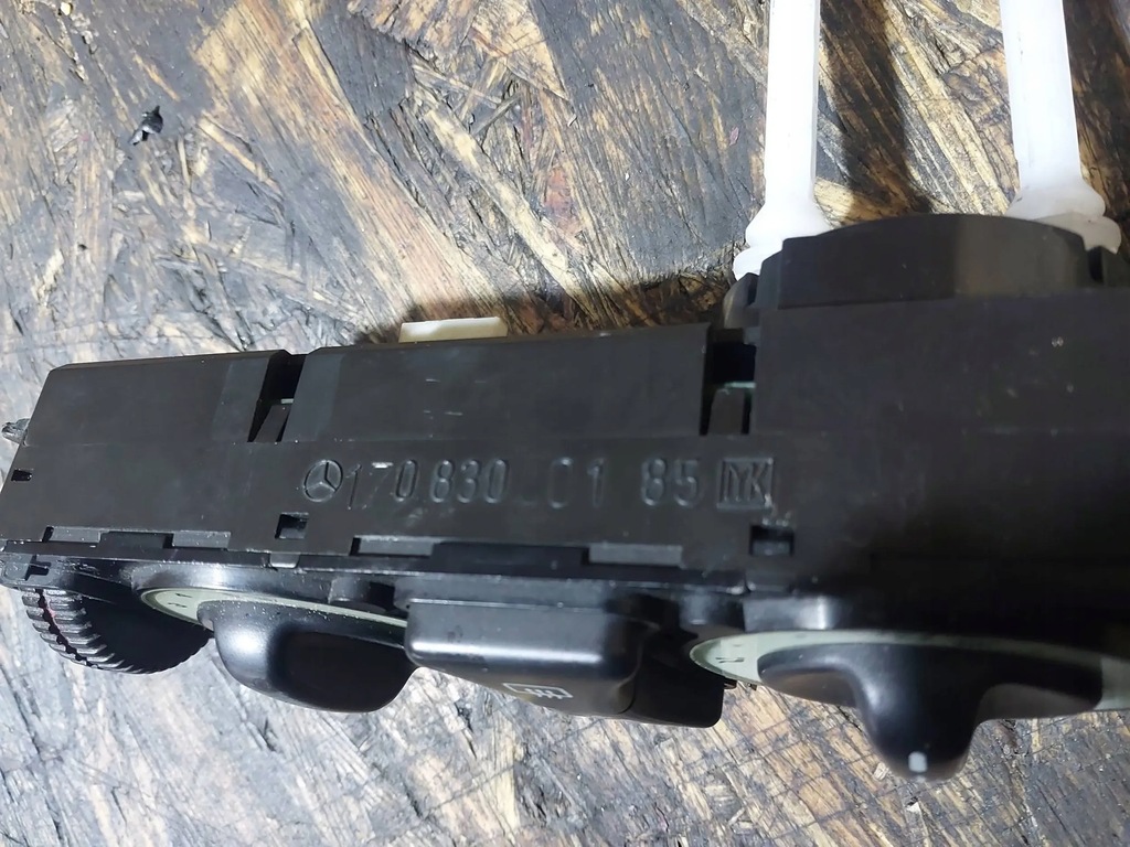 фото №13, Панель обдув кондиціонера mercedes clk w208 1708300185