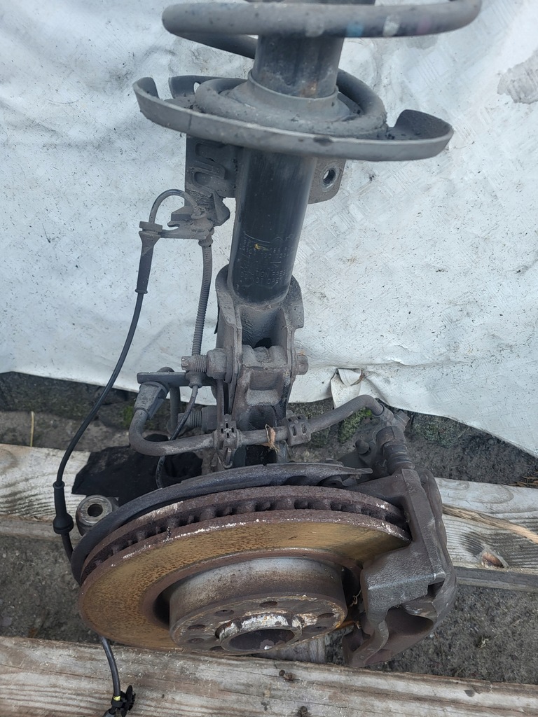 фото №7, Амортизаторна стійка поворотний кулак правий перед peugeot 308 t9 1.5bhdi 9823318880