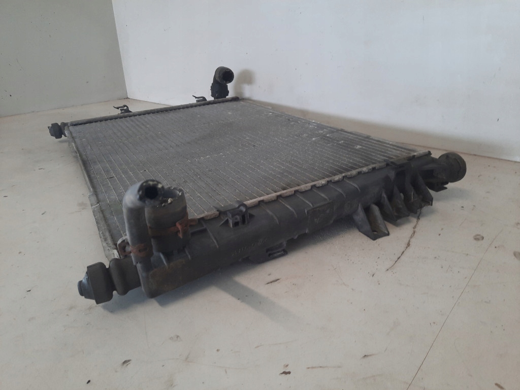 Купити Jaguar x-type 01-07 радіатор води pa66-gf30 4g430ab