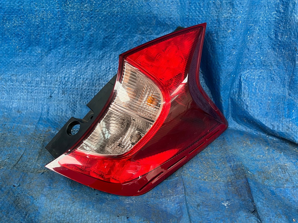 фото №1, Nissan note 13- права задня лампа
