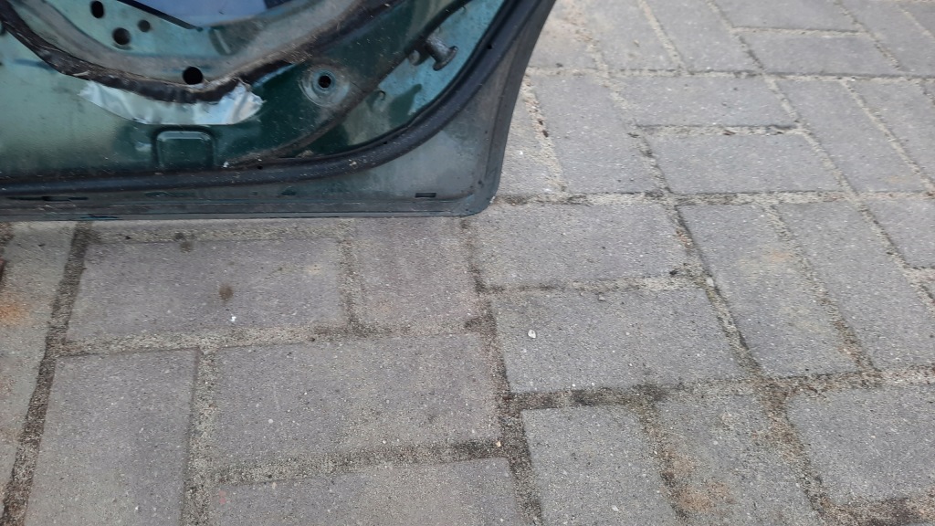 Дверь задняя правое  mazda 323f 00r 18j Недорого