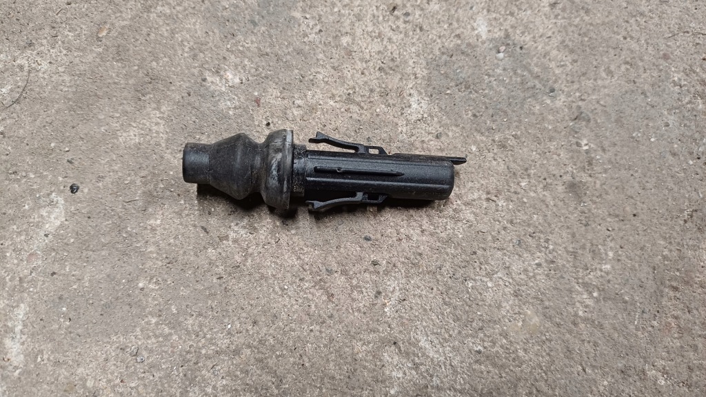 фото №1, Kia sportage iv 15-21 відбійник кришка заливної пального