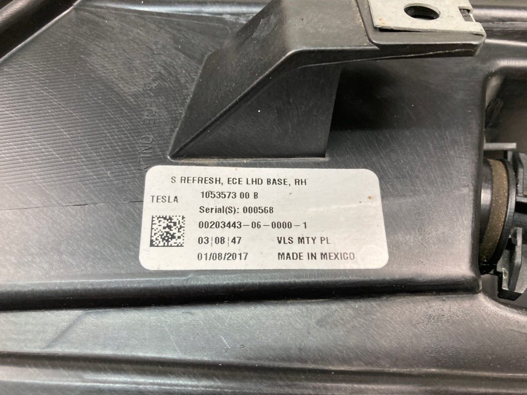 Фара правий передня tesla s рестайлінг  full led 1053573-00-b Зі Шроту