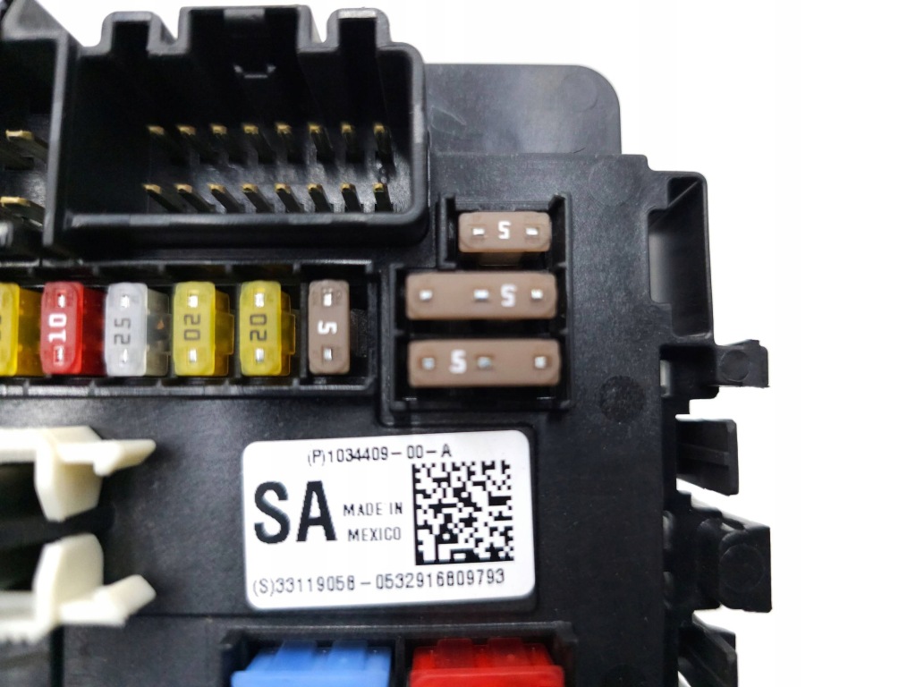 Tesla model s 2016 рамка / модуль предохранителей с Разборки