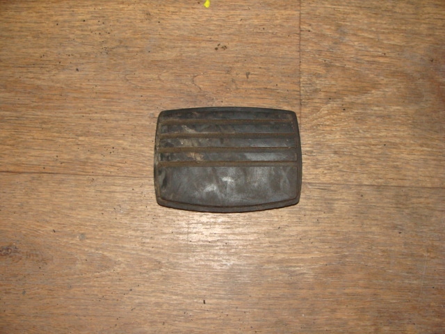 фото №1, Гумовий елемент захист педалі гальма автоматична коробка передач land rover discovery 2 ii