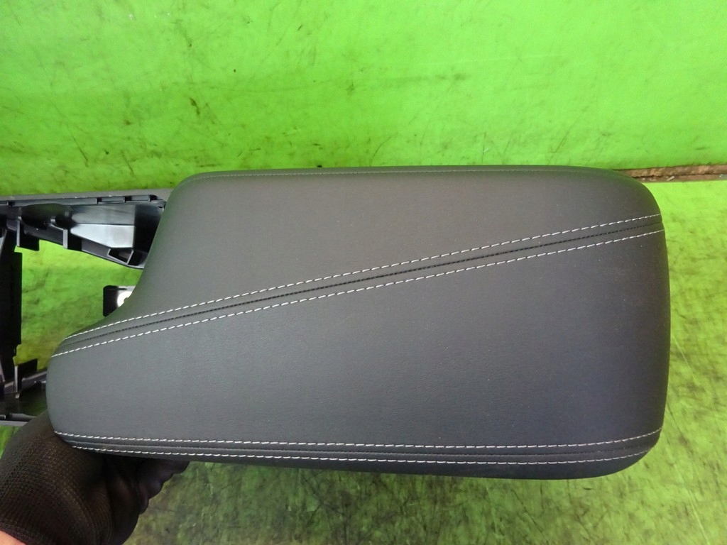 фото №5, Подлокотник infiniti qx30 q30 18r туннель средний