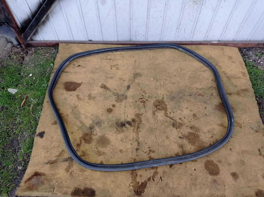 фото №1, Megane ii hb 5d - прокладка багажника