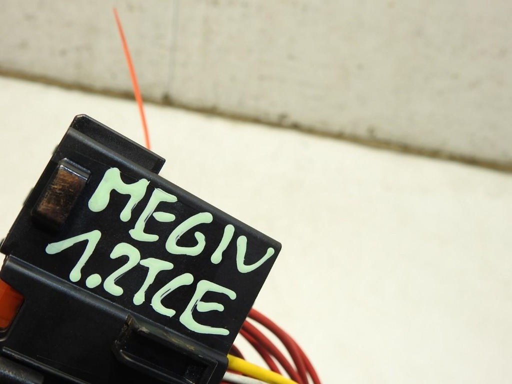 фото №2, Коробка запобіжників renault megane iv 1.2 tce 243800453r