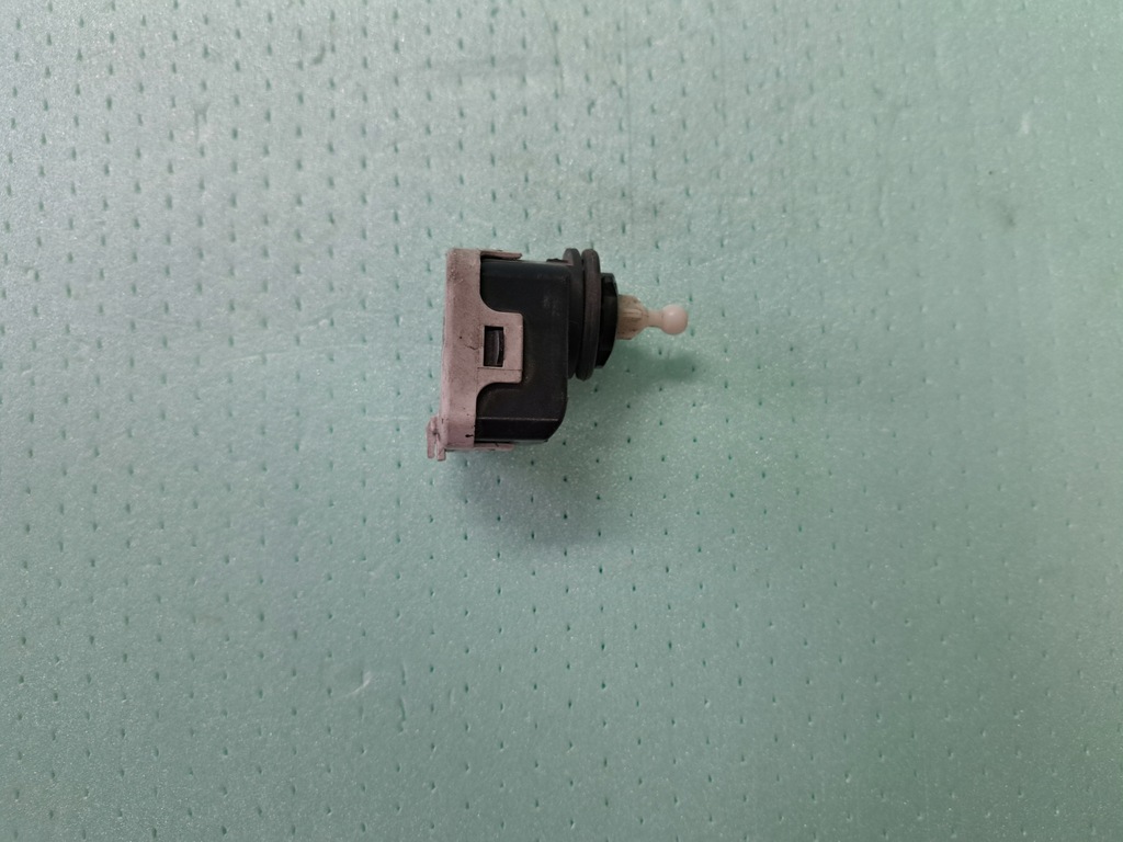 фото №1, Opel vectra b моторчик лампы фара