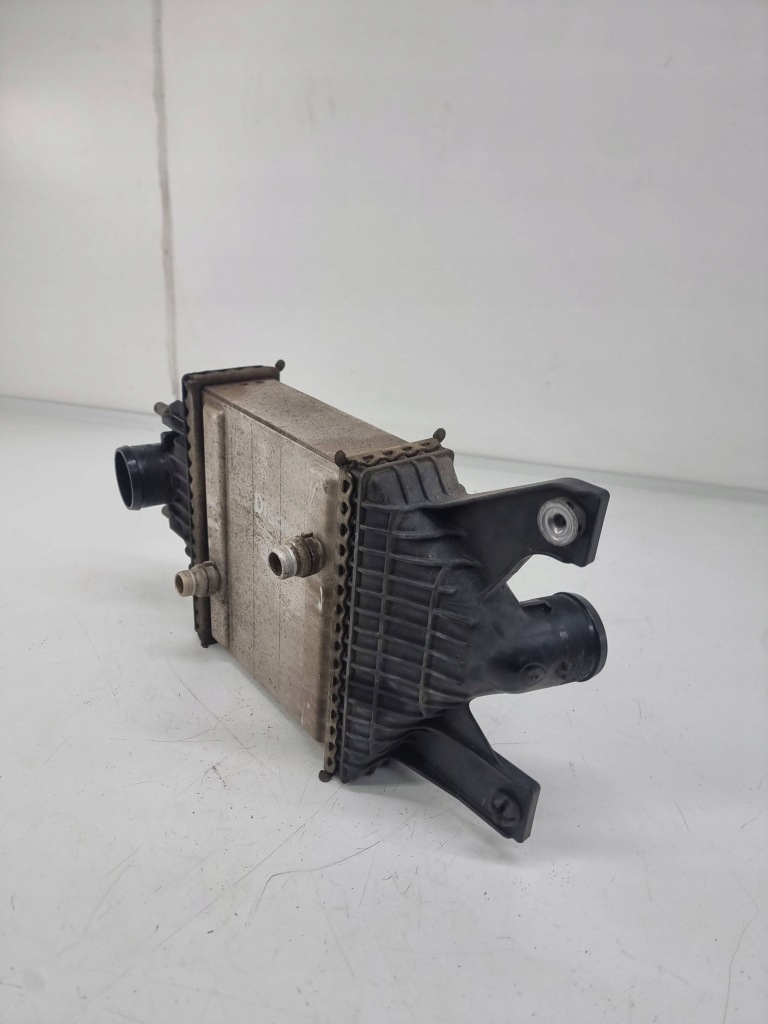 Интеркулер land rover discovery 5 fpla6k775ab Доставка