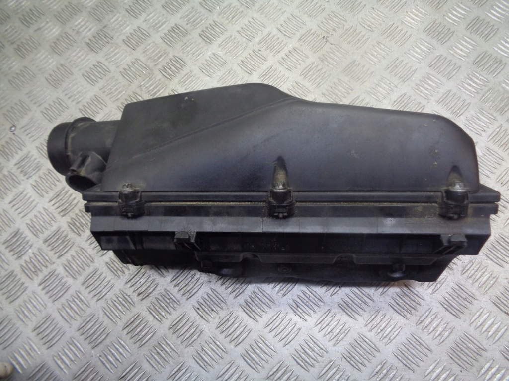 фото №1, Корпус фильтра воздуха mercedes w203 2.2 cdi