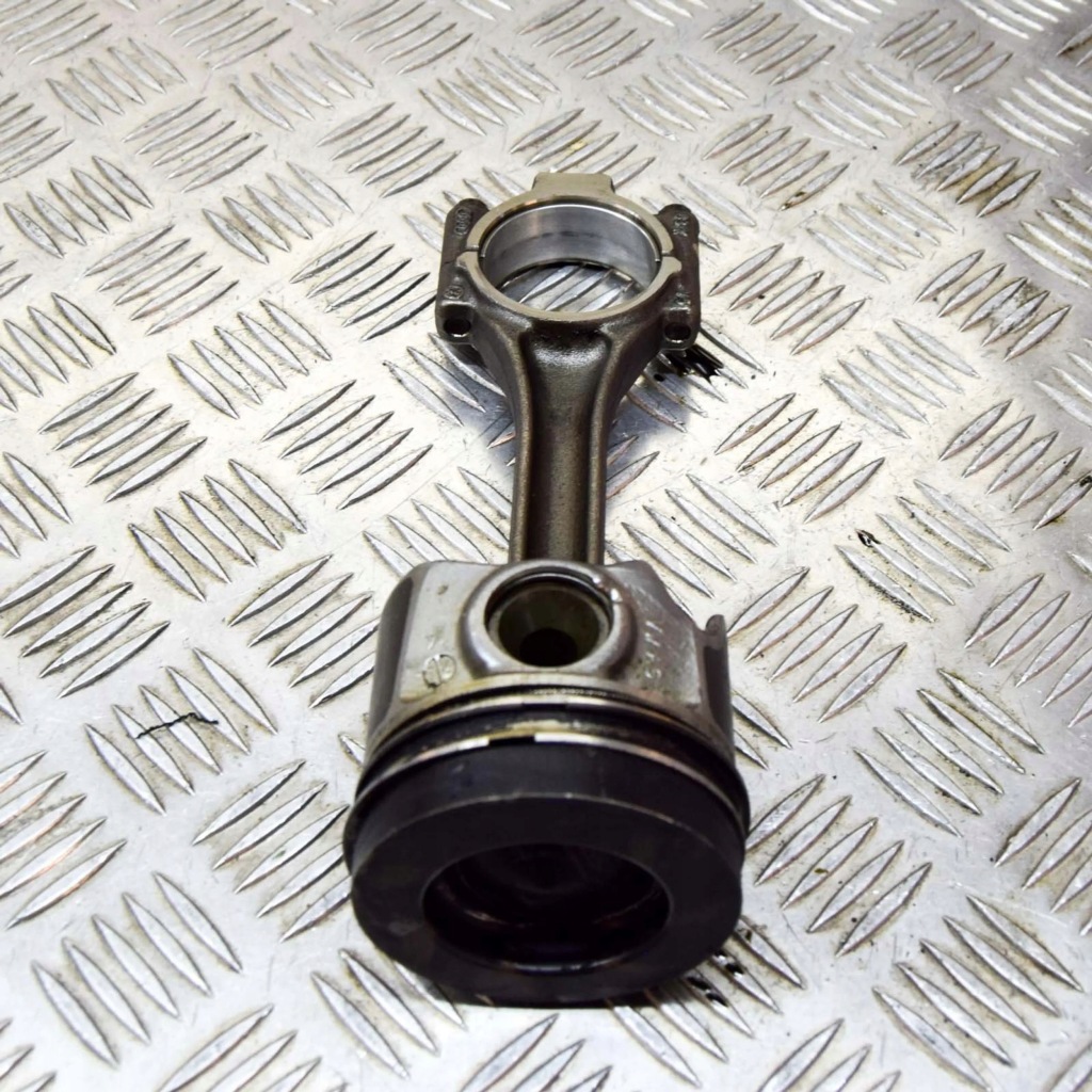 фото №3, Volkswagen golf vii 2013 поршень