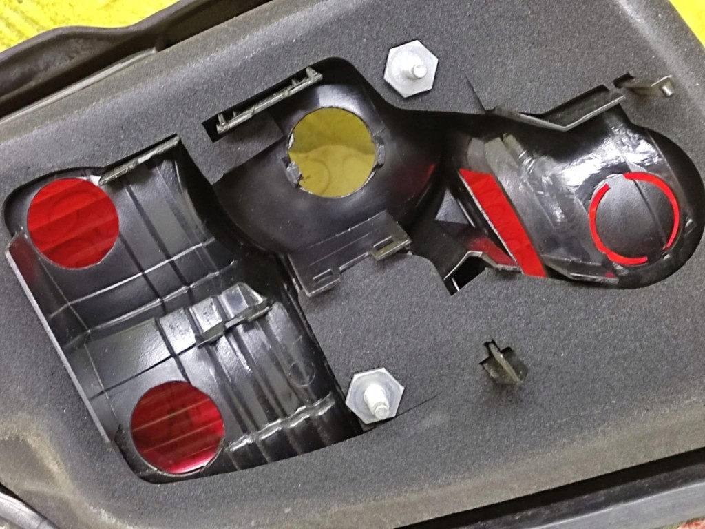 Volvo v50 фара правий задні Київ