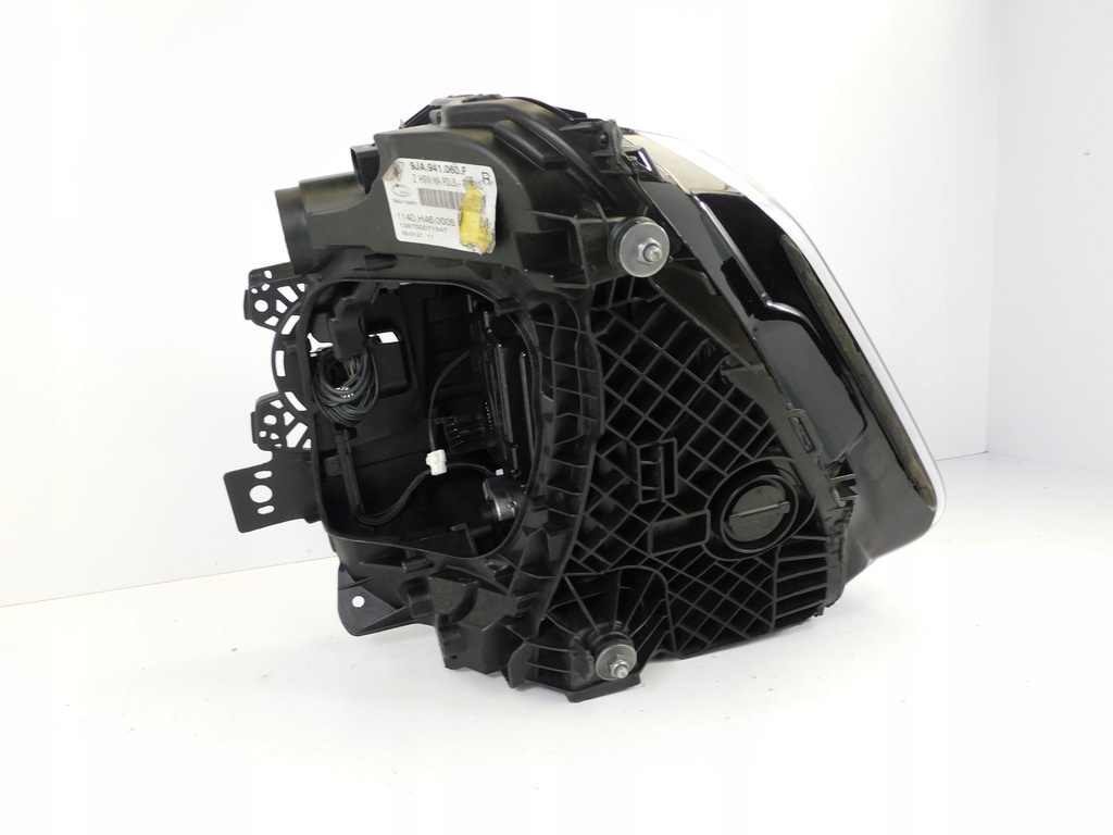 фото №11, Porsche taycan 9ja лампа правая matrix niebieska 9ja941060f