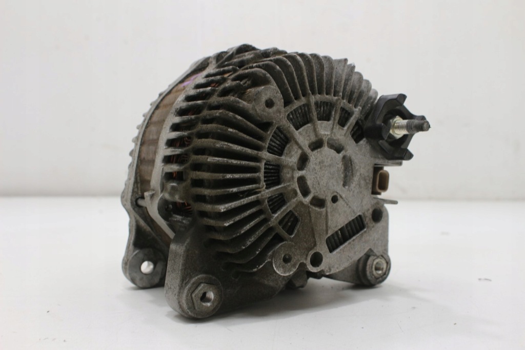 Генератор 8200654785 renault 2.0 dci Доставка