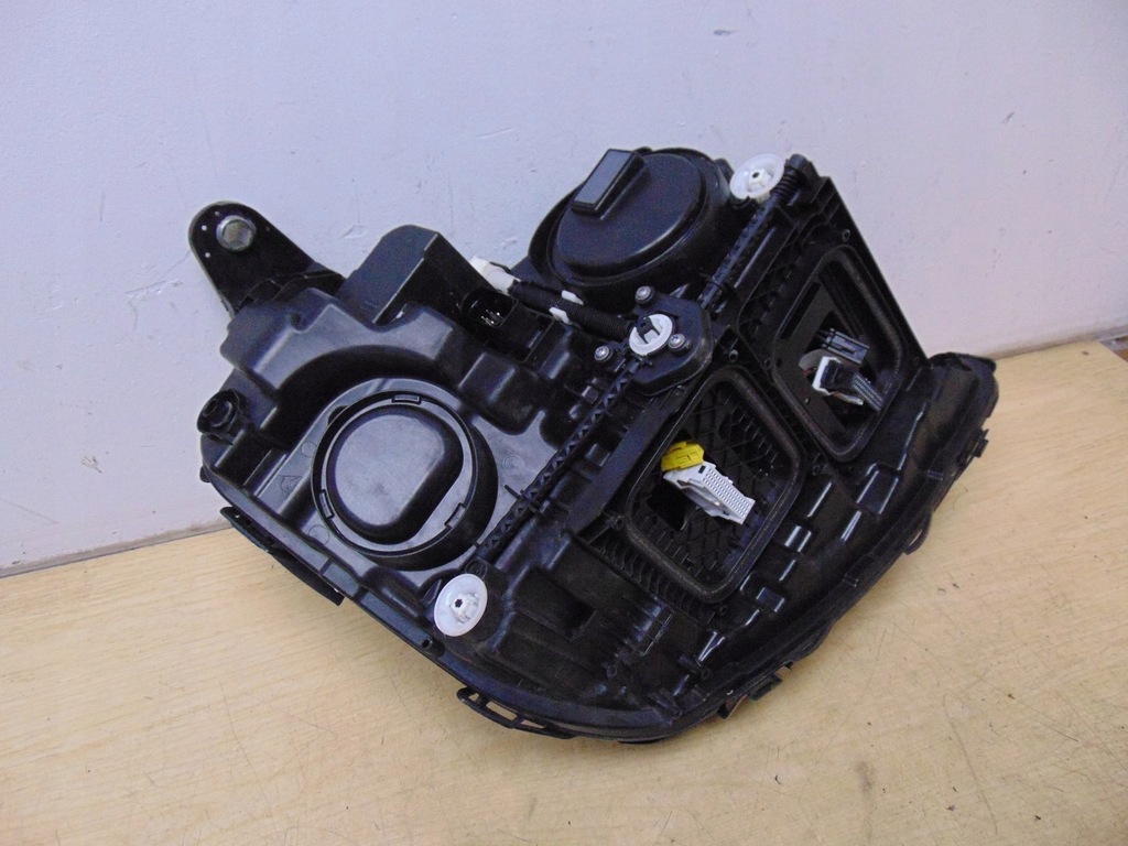 фото №11, Лампа левая перед mercedes w213 a2139068309 europa