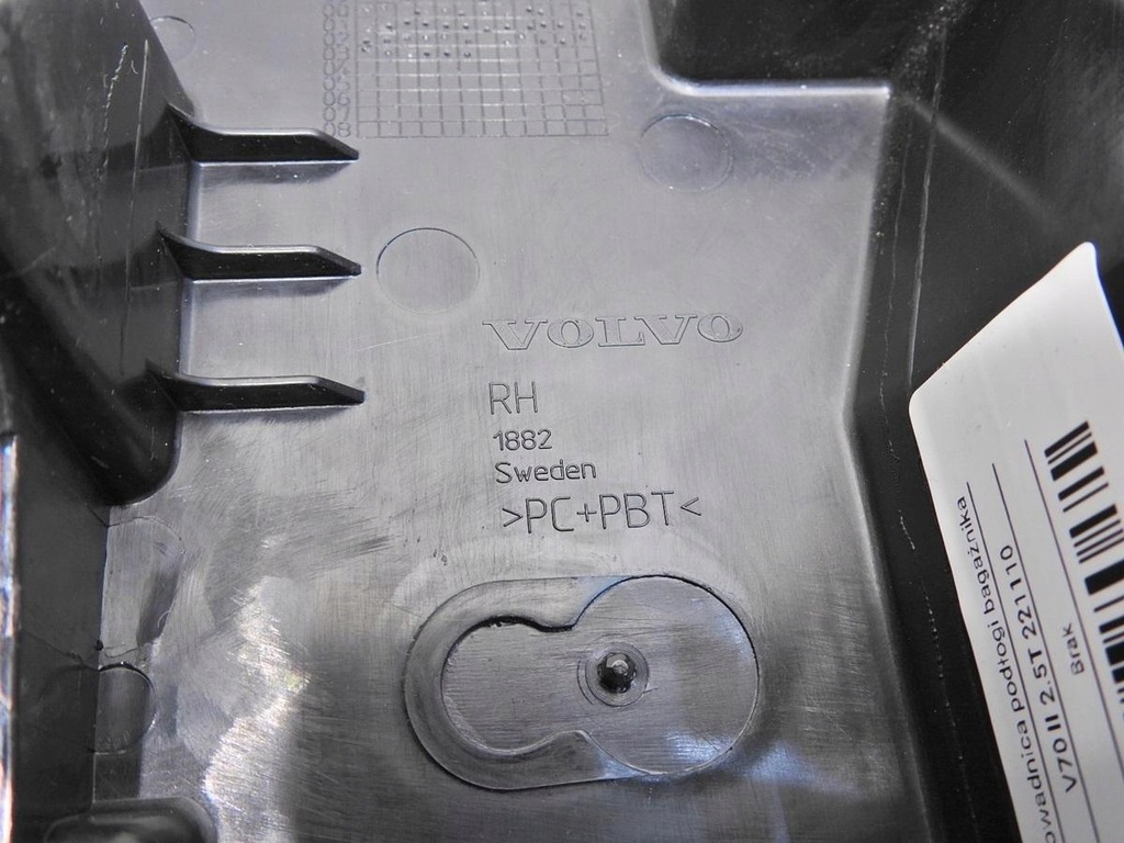 фото №9, Направляющая пол багажника volvo v70 ii