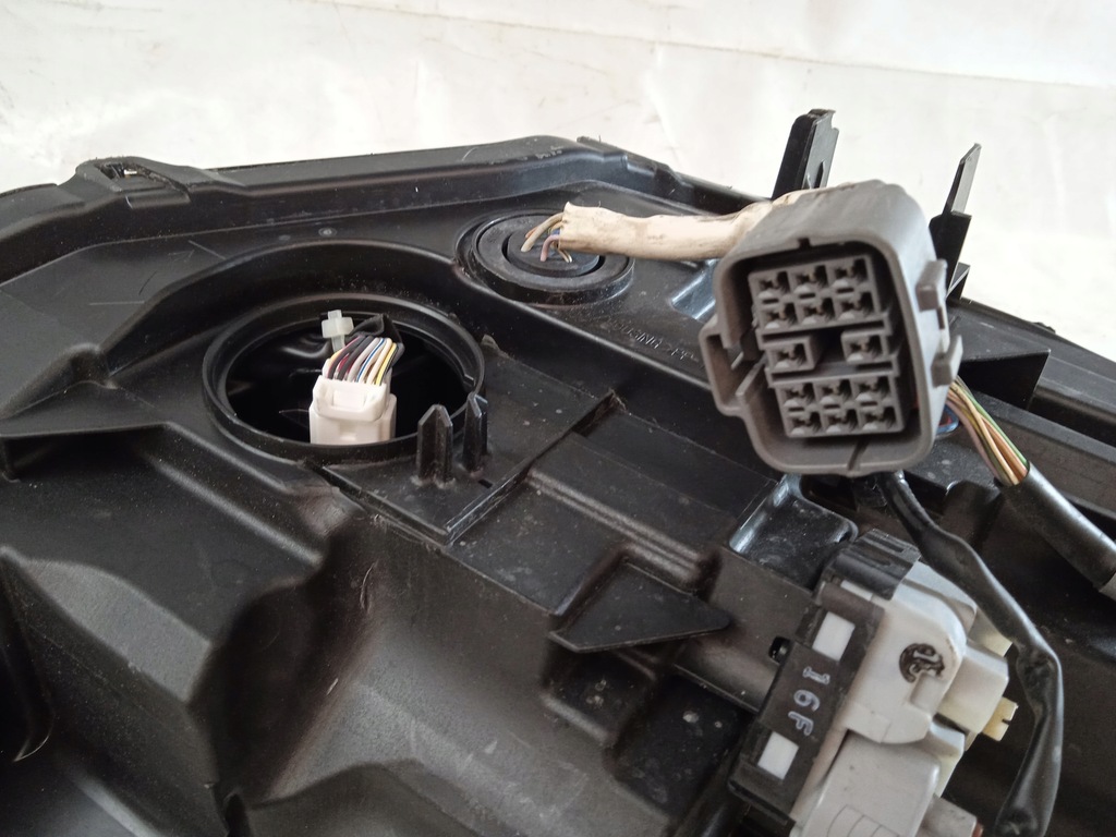 фото №15, Mazda 6 21 лампа передняя левая usa повреждённая