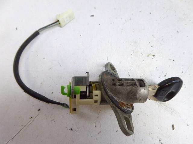 фото №7, Mazda 323 f bj lift 01-03 замок зажигания вкладка дверь ключ pilot kpl