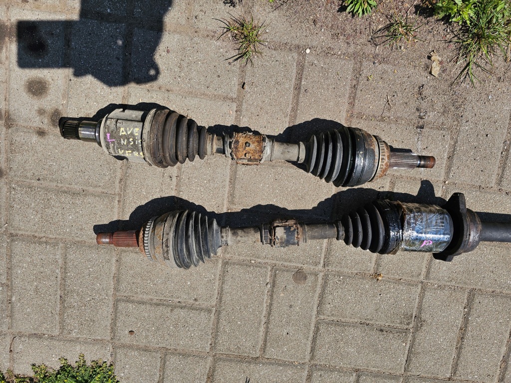 фото №1, Приводной вал левый правый перед toyota avensis verso 02' 2.0d4d