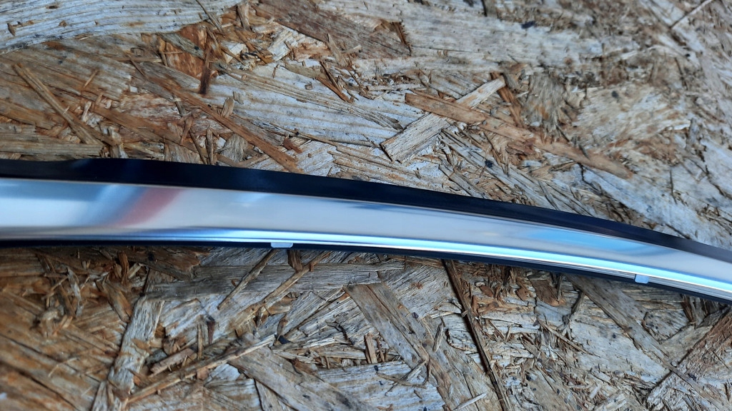 фото №5, Прокладка молдинг хром двері правий перед 30784291 volvo s80 v70 xc70 08-15r