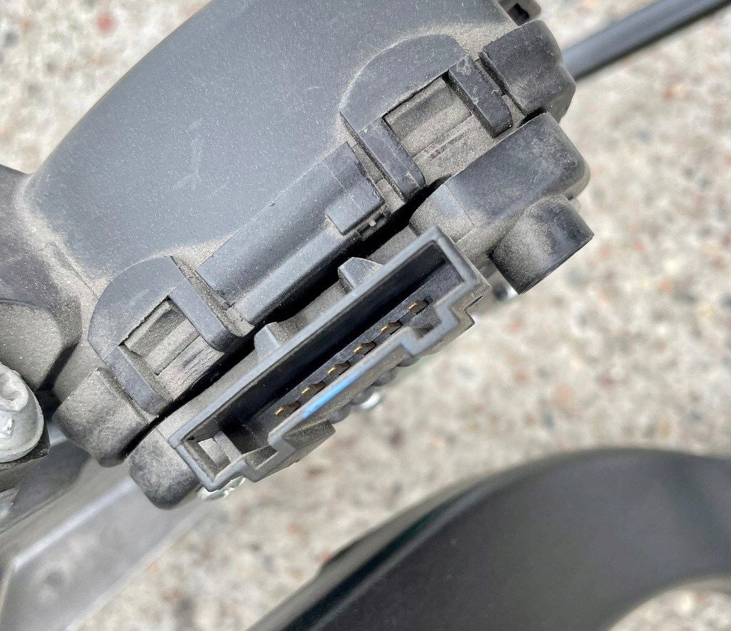 фото №6, Bentley continental 6.0 автоматична коробка передач 2011-2015 педаль газу гальма накладка