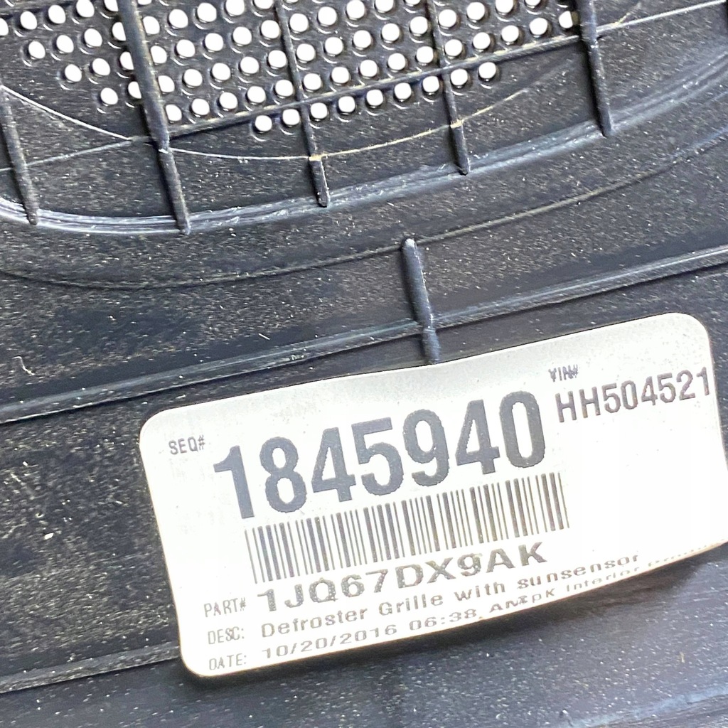 фото №13, Dodge charger 2017 форсунки / решётки обдув панели приборной панели