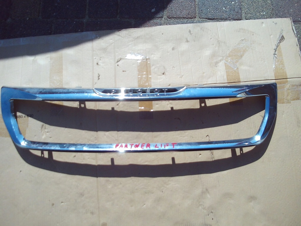 фото №1, Решётка радиатора хром peugeot partner lift 9810964777